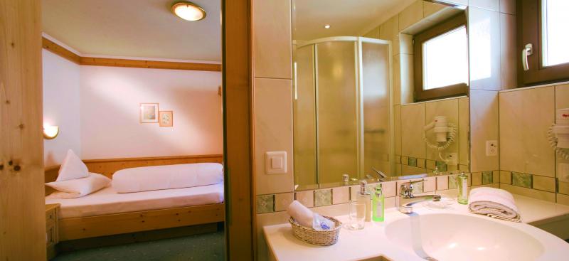 Classic single room (category G) Classic single room (category G)